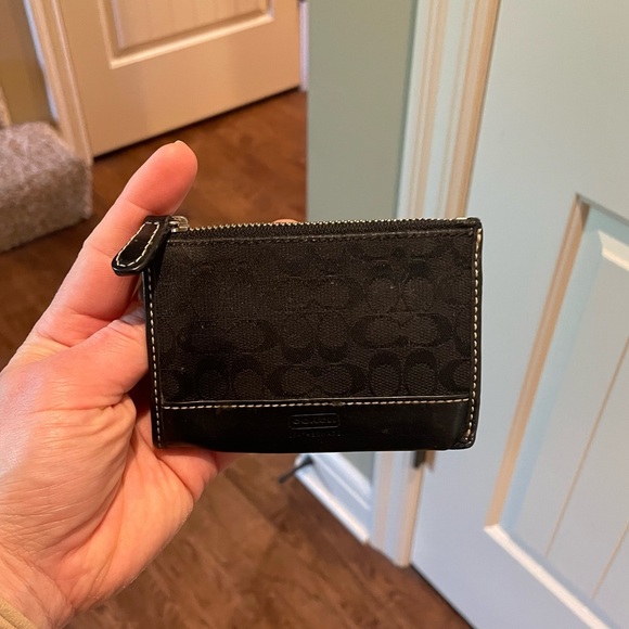 COACH zip ID holder / small wallet / coin purse - Picture 2 of 5